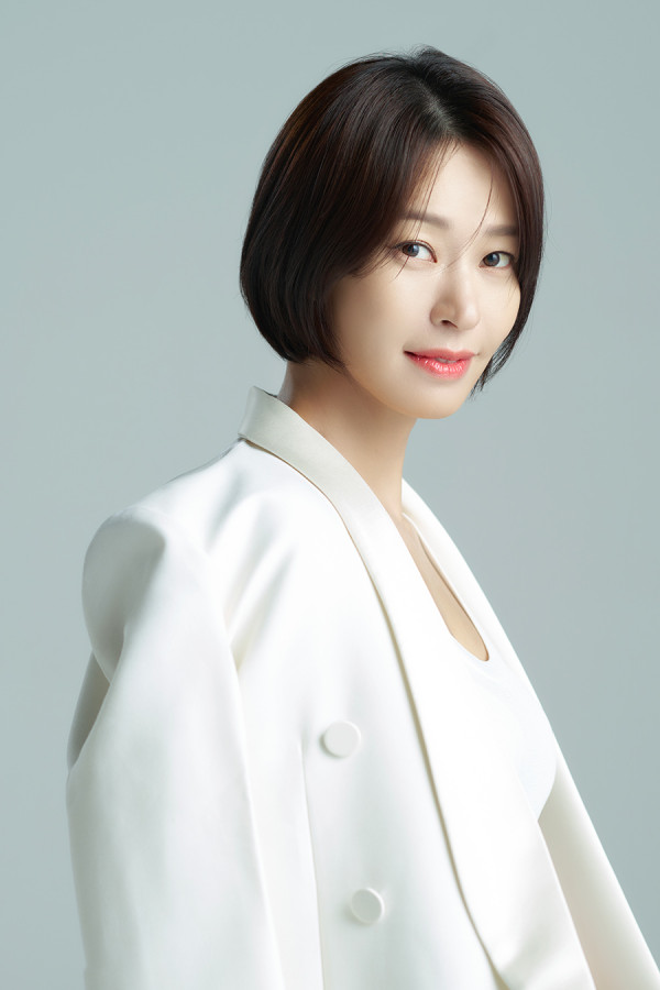 Drama ‘Pyramid Game’... Actress Jeong Ae-yeon reveals her presence as the daughter-in-law of a chaebol and the chairman of Baekyeon Girls’ High School!
