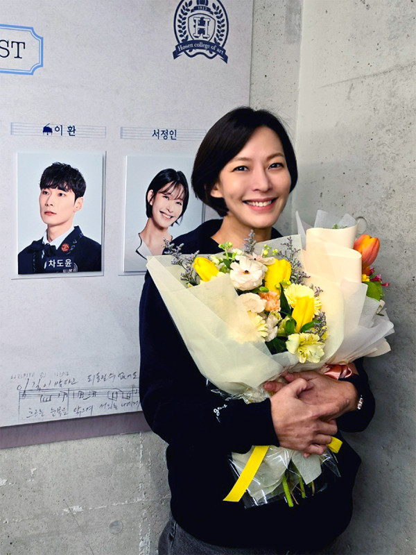 ‘Actress with great acting skills’ Jeong Ae-yeon expresses her gratitude after finishing the first performance of ‘B-Class’..