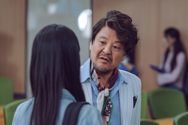 Ji-ru Seong from Disney+’s original series ‘Royal Roader’... performs passionately, perfectly portraying the rough side of the character