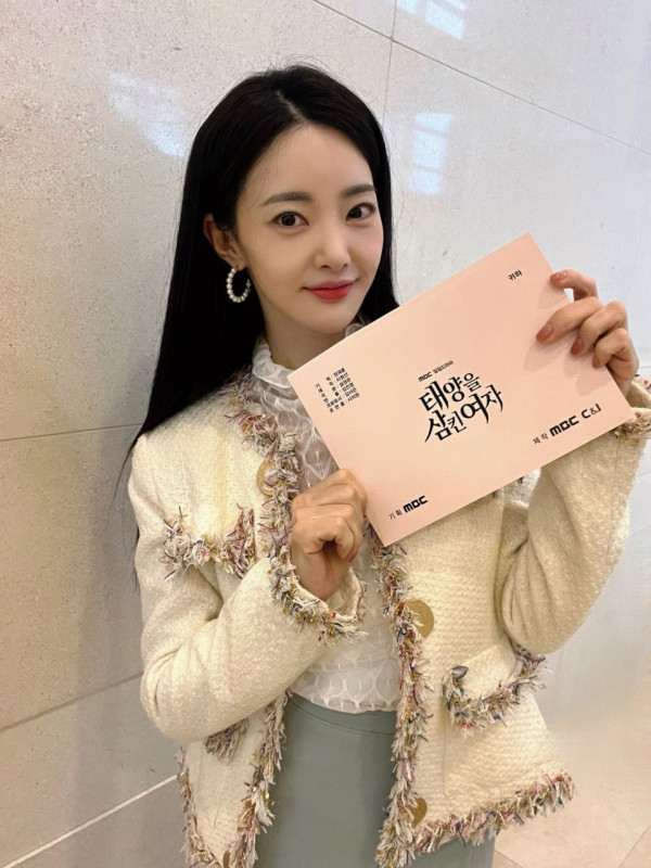 'Ep -Color Actor' Ahn, the woman who swallowed the 