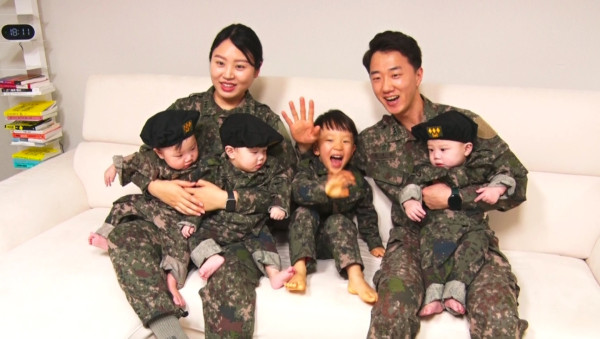 <Human Theater> I was ordered to raise triplets!