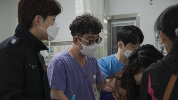 <Kim Eana’s impersonal point of view> In Korea, the ‘Republic of Malicious Complaints’, what is the ‘targeting’ that drives civil servants to death?