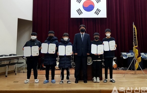 Harim,'Entrance Ceremony' warmed with a scholarship of love